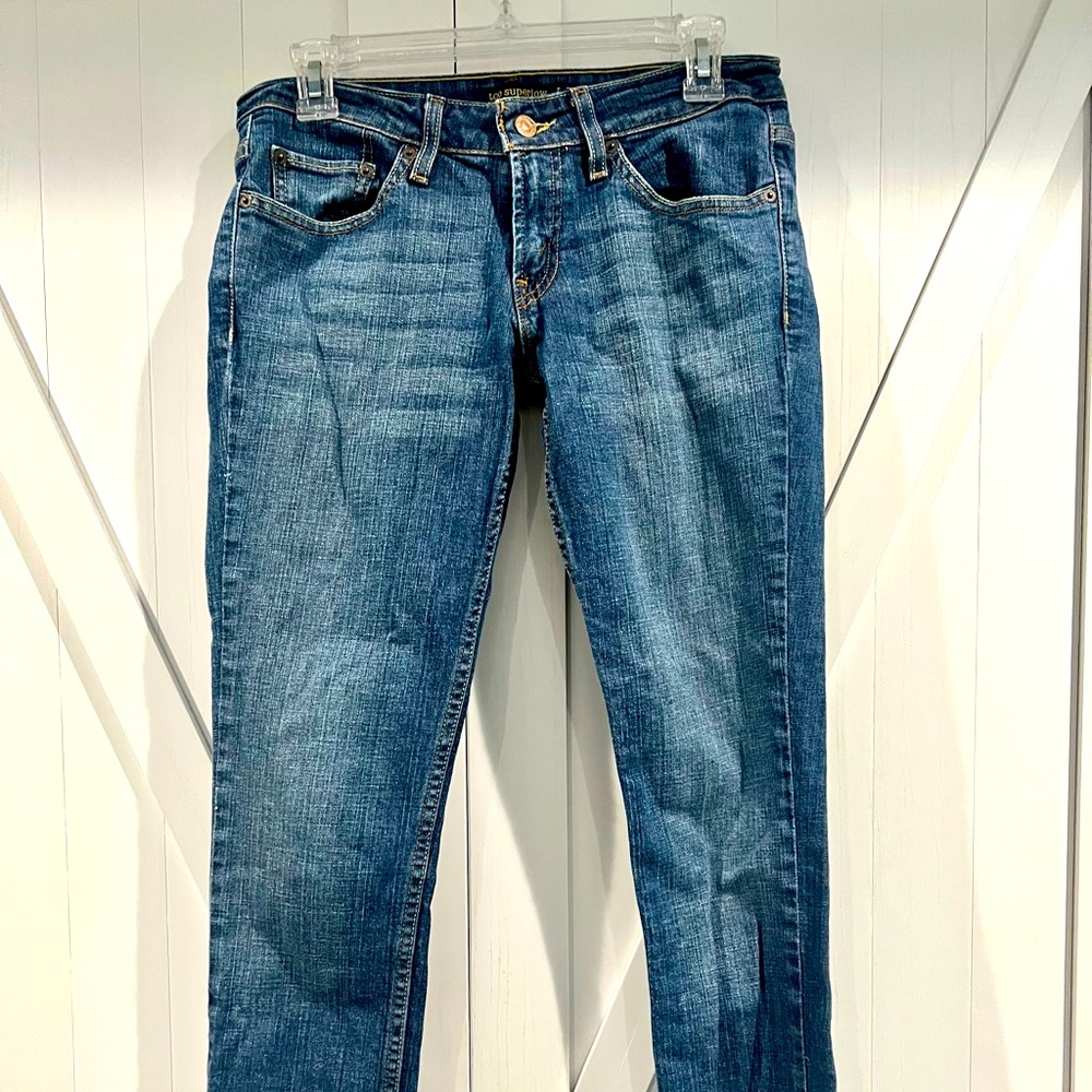 Levi’s women’s jeans size 7 long